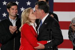 Iowa staví proti Obamovi Romneyho. Rozhodlo osm hlasů