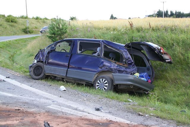 Srážka cisterny se 4 auty
