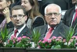 Finále Davis Cupu mezi Českou republikou a Španělskem si nemohla nechat ujít řada známých osobností v čele s dosluhujícím prezidentem Václavem Klausem.