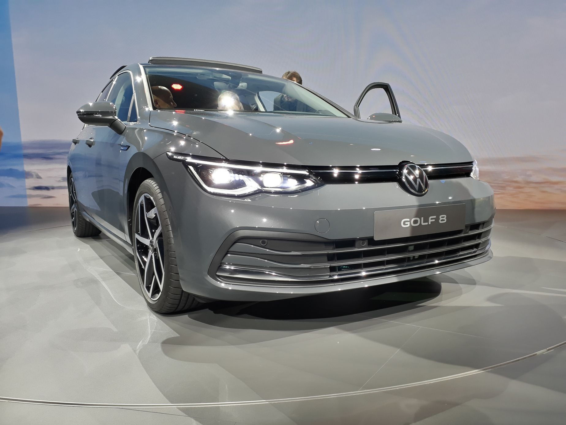 Volkswagen Golf živě