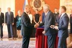 Babiš v neděli seznámí Zemana s ministry své druhé vlády