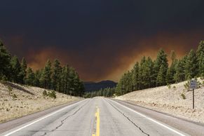 Rozsáhlé požáry v Arizoně donutily na 3000 lidí k evakuaci