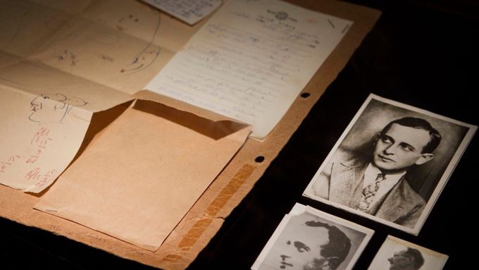 Falešné dokumenty Adolfa Eichmanna
