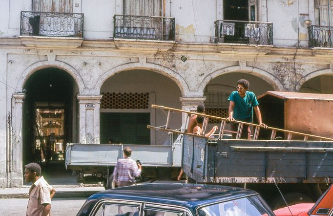 Fotografie Kuby, kterou pořídil Petr Levínský během pobytového zájezdu, jenž organizovala tehdejší Cestovní kancelář mládeže na jaře v roce 1989.