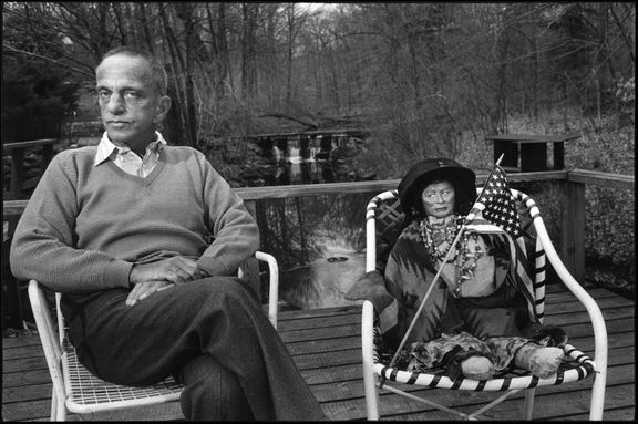 Roy Cohn doma v Greenwichi ve státě Connecticut, 1986.