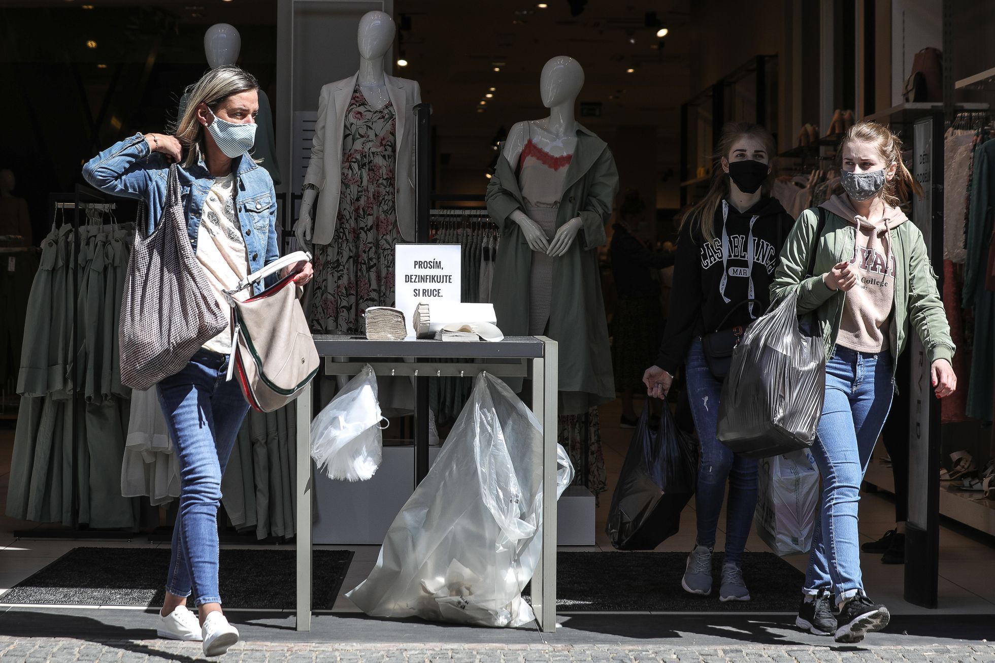 Praha ožívá - otevřené obchody první den - koronavirus