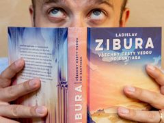Ziburova šestá kniha Všechny cesty vedou do Santiaga vyšla začátkem října.