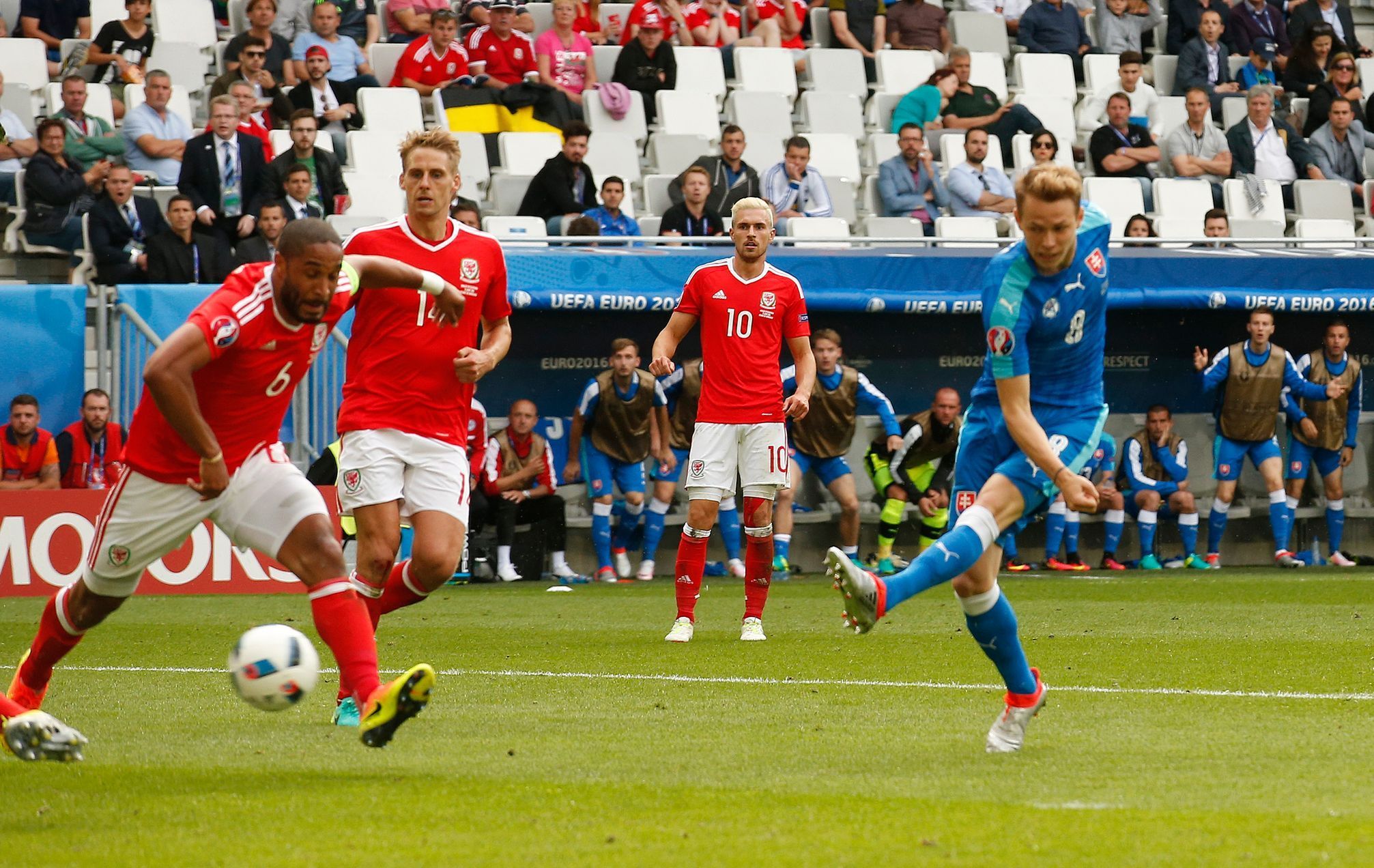 Euro 2016, Slovensko-Wales: Ondrej Duda (8) dává gól na 1:1