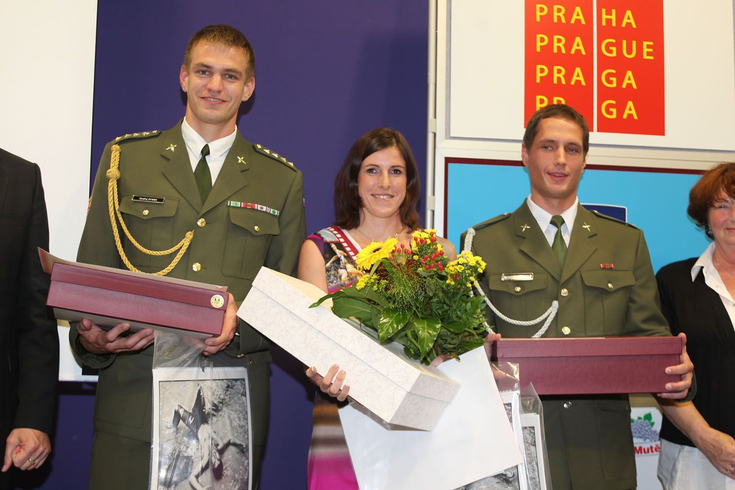 Vyhlášení armádního sportovce roku 2013: Synek, Hejnová, Veselý