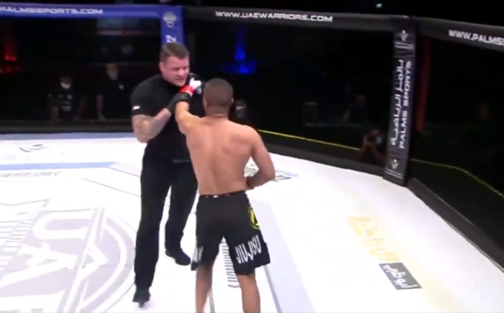MMA, Ahmad al-Darmakí, rozhodčí Marc Goddard