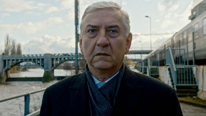 Miroslav Donutil jako Ivo.