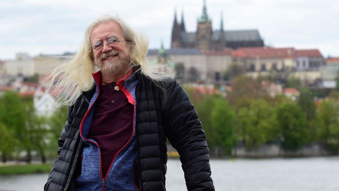 Sedmdesátiletý písničkář Jaroslav Hutka