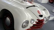 Škoda 1101 Sport startovala v Le Mans v roce 1950, ale kvůli poruše nedojela.