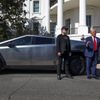 Prezident Donald Trump, Elon Musk, Tesla