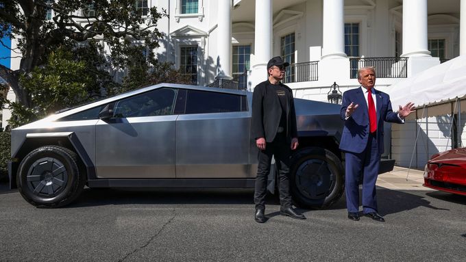 Tady byli ještě Musk s Trumpem velmi dobří přátelé.