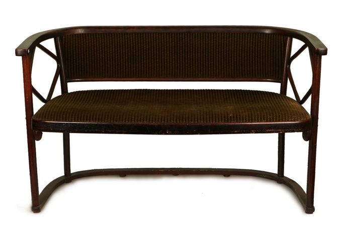 SOFA z ohýbaného buku, Čechy, značeno Thonet, poč. 20. st.,  Aukční dům VALENTINUM