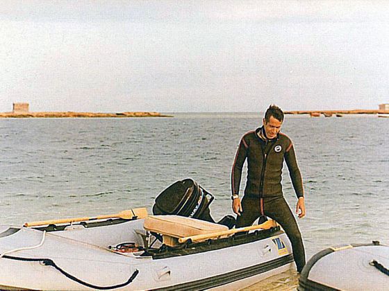 Gad Šimron v 80. letech na pobřeží Rudého moře v Súdánu.