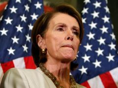 Republikáni obvinili vůdkyni demokratů ve Sněmovně reprezentantů Nancy Pelosiovou. Její řeč před hlasováním byla prý příliš stranická