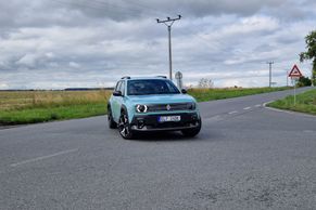 Prostor Fabie, příznivá cena a solidní dojezd. Posadí Renault 4 Česko do elektroaut?
