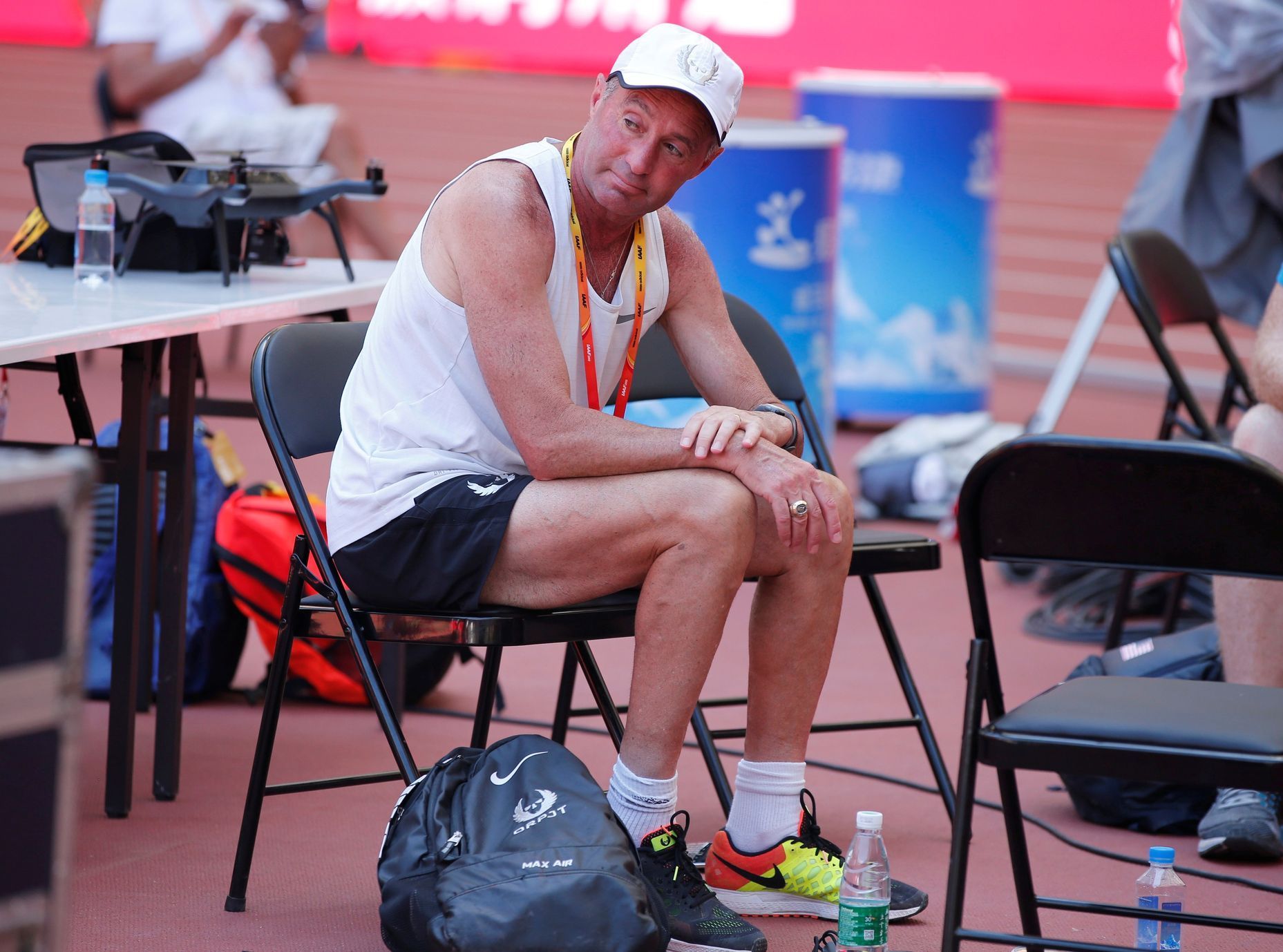Trenér Alberto Salazar při MS v atletice 2015 v Pekingu