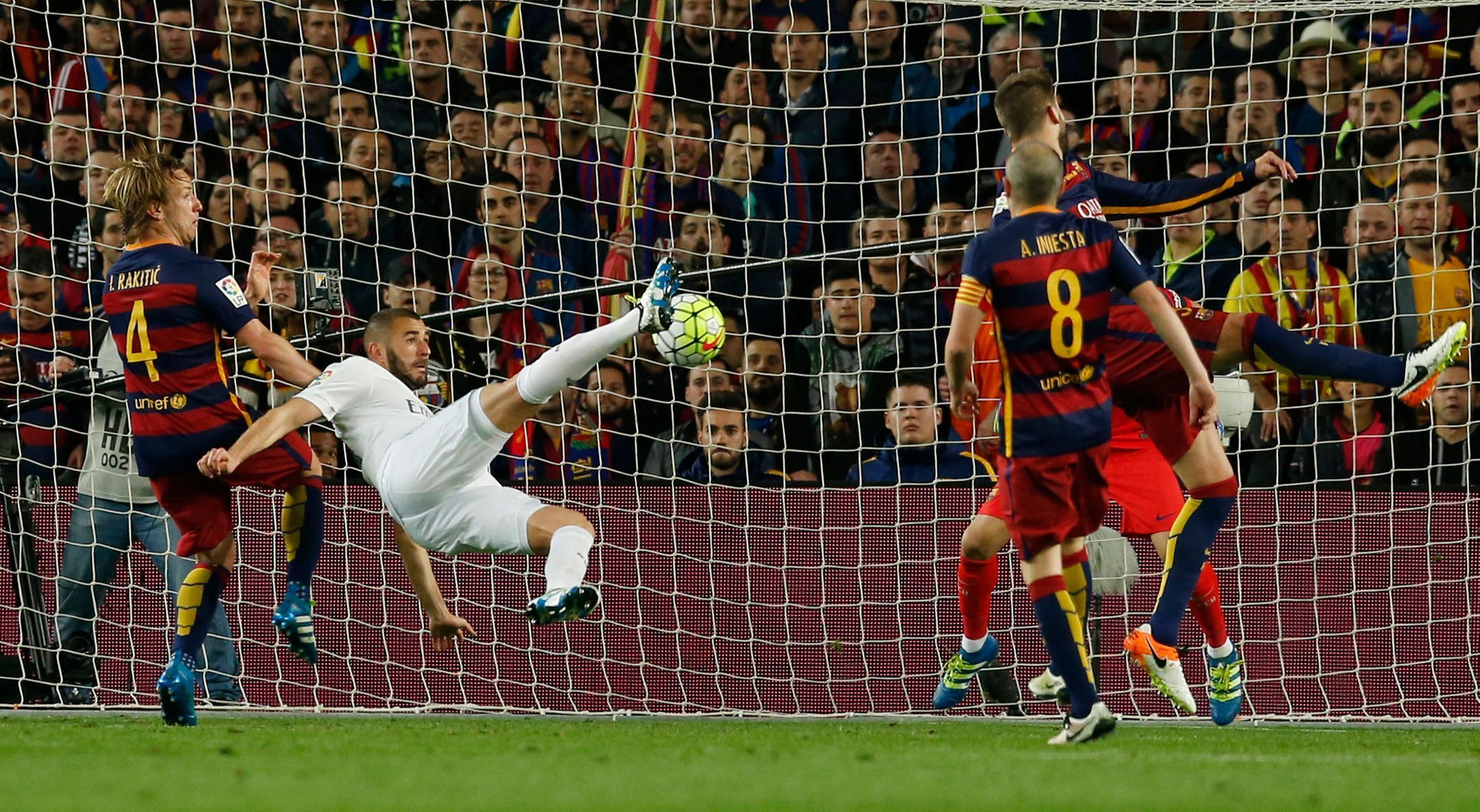 Barcelona-Real: Karim Benzema dává gól na 1:1