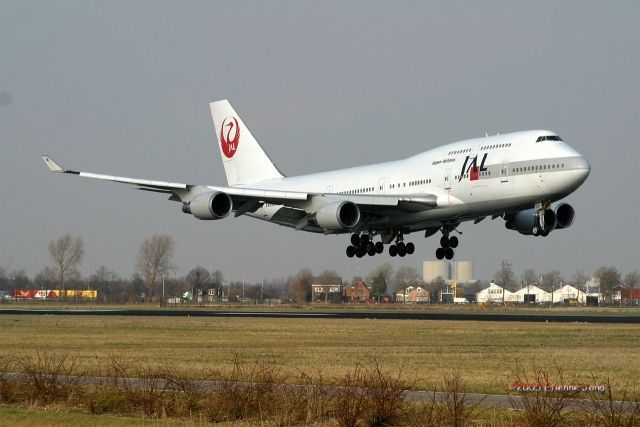 Japan Airlines prodělaly třikrát víc než před rokem