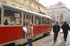 Zastávka Hellichova změnila jméno, nově je to Pražské Jezulátko a Tyršův dům