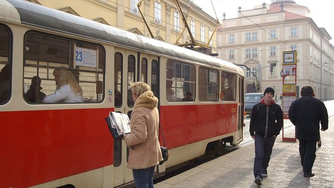 Zastávka Hellichova ponese nově jméno Pražské Jezulátko.