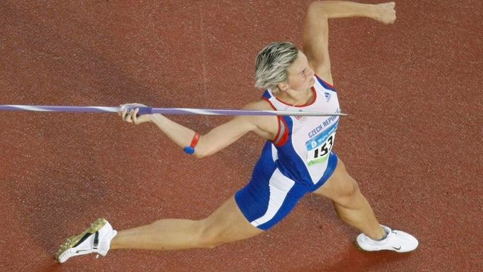 Vítězný hod Barbory Špotákové na olympiádě v Pekingu s finským komentářem.