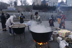 Janukovyč možná obětuje vládu. "Ulici" to nemusí stačit