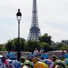 Cyklisté u Eiffelovky