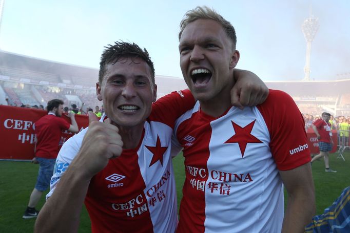 Fotbalisté Slavie slaví ligový titul 2016-17