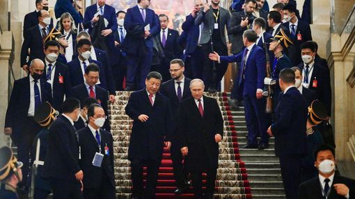 Si Ťin-pching na oficiální návštěvě Kremlu jednal s Vladimirem Putinem.
