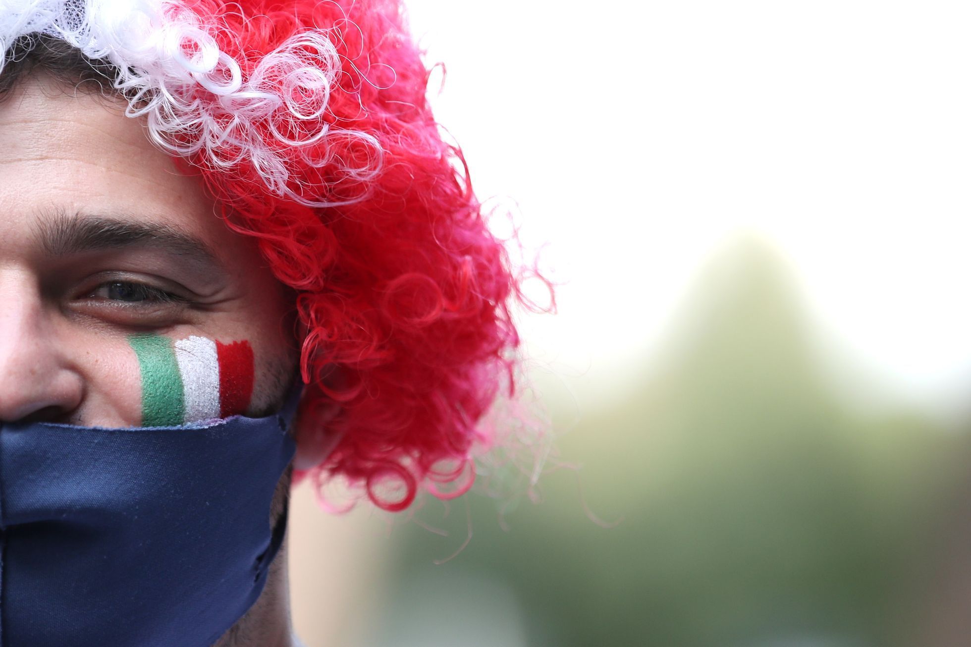 Fanoušek Itálie před zápasem Turecko - Itálie na ME 2020
