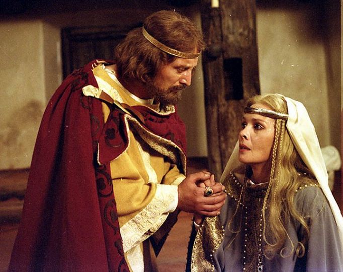 Ladislav Frej jako Jaromír a Jana Šulcová jako Juta ve filmu Oldřich a Božena.