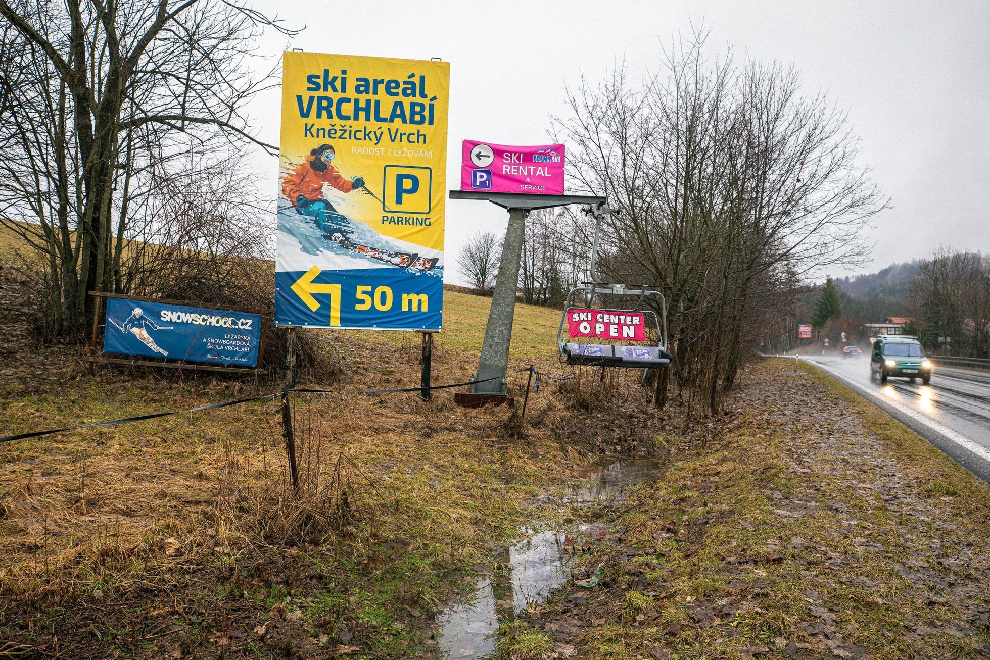 Vrchlabí - bazén, Aquacentrum Vrchlabí, a poloprázdná sjezdovka - Skiareál Kněžický vrch