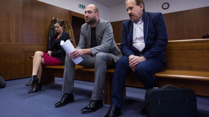 Trest pro otce se synem. Lékaři z Ostravy půjdou za podvod s léky na 4 roky do vězení