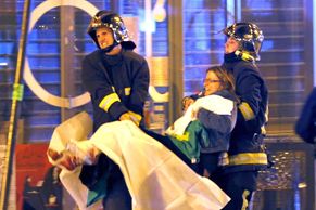 Teror v Bataclanu, strach v ulicích Paříže. Krvavá noc po sobě zanechala 130 mrtvých