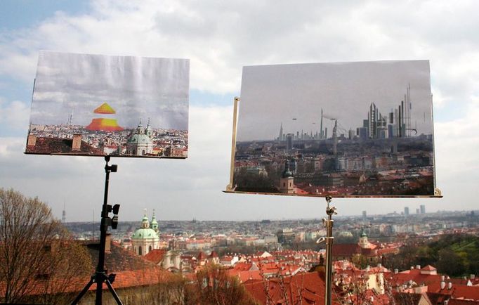 Libreto studentského happeningu znělo jasně. Do současného panoramatu Prahy vprojektovat jeho další možný vývoj. Novým obrazem pak imaginármě přelepili pohled na skutečné město.