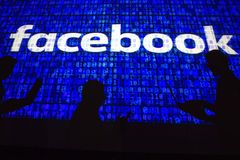 Meta zavede placené ověření totožnosti na Facebooku a Instagramu