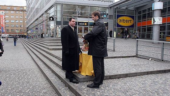 Klausova jezdecká socha odhalena !