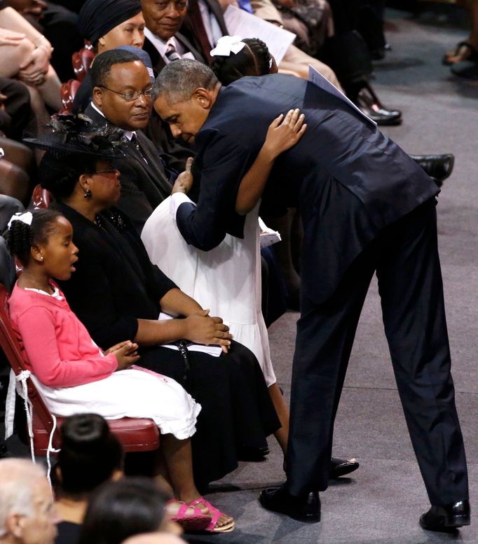 Americký prezident Barack Obama na pohřbu reverenda Clementy Pinckneyho.