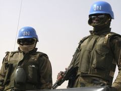 Modré přilby Chartúm v zemi nechce
