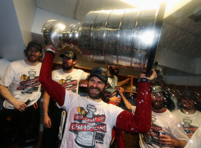 Michal Handzuš slaví Stanley Cup 2013