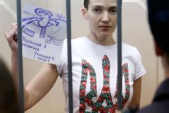 Živě: Ukrajinská pilotka vězněná Ruskem možná dostane milost