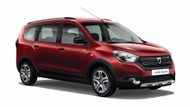 Jedno z nejdostupnějších MPV na trhu kroutí letos už devátou sezonu. Dacia Lodgy se poprvé představila v roce 2012 a od té doby se vizuálně příliš nezměnila. Technicky dostala nové motory, byť v současnosti už ji v Česku koupíte jen s turbodiesely. Cena začíná na 381 900 korunách a pod 400 tisíc se vejde i nejlevnější sedmimístná verze.