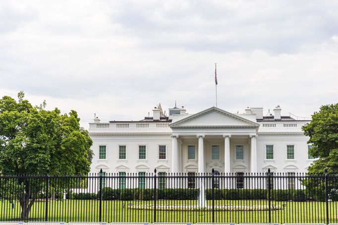 Panoramatický pohled na Bílý dům ve Washingtonu DC, USA. Snímek z roku 2021.