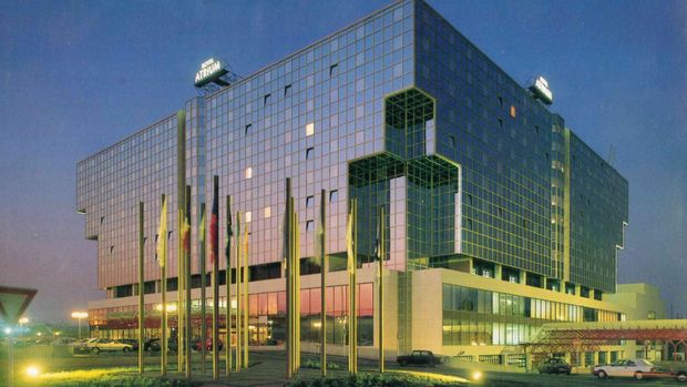 Od papalášů po rodiny s dětmi. Před 30 lety otevřel v Praze největší hotel v Česku