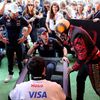 Sergio Pérez, Max Verstappen a fanoušci během VC Mexika F1 2024