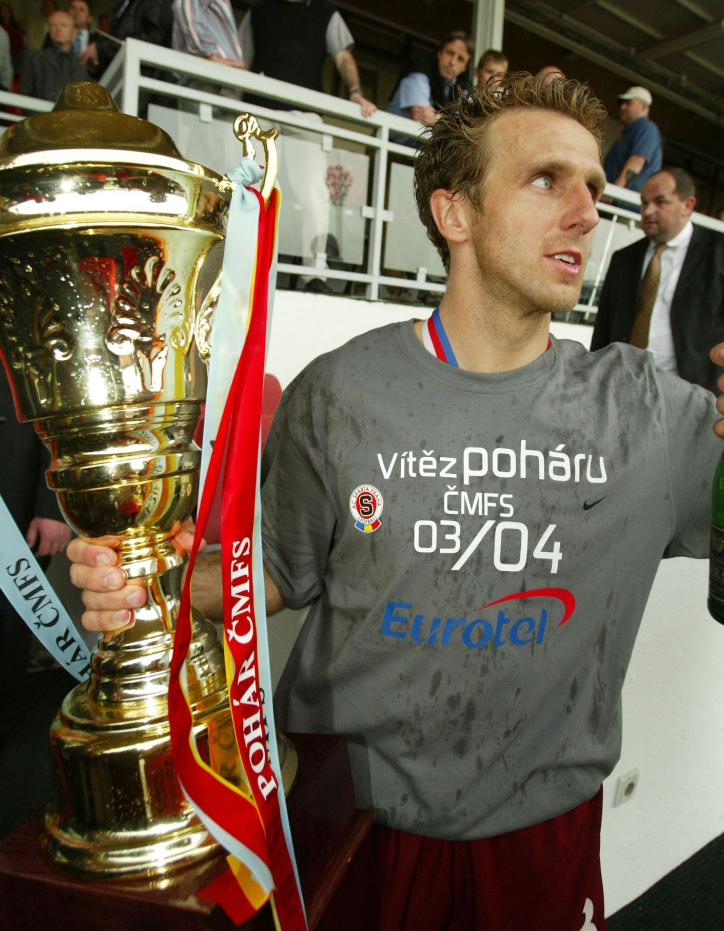 Karel Poborský vítěz poháru 2003/2004